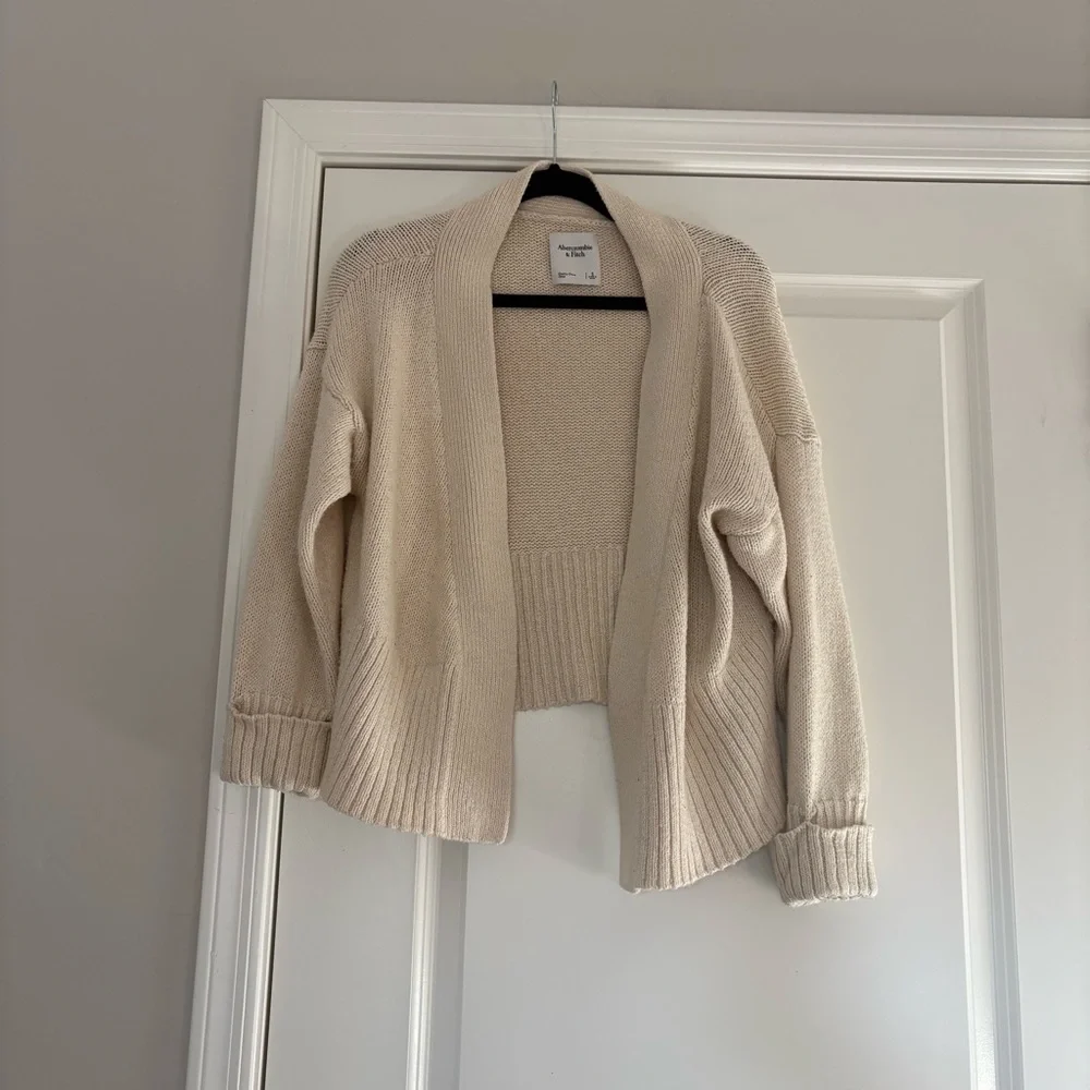 Abercrombie & Fitch Women’s Cream Open-Front Cardigan Sweater - Picture 2 of 6